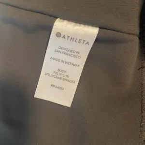 Athleta Stellar Crop Pants Charcoal Size‎ M Style 21023 Zip Ankle Athleisure thumbnail 7