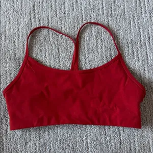 Vuori AllTheFeels Sports Bra in Scarlet Red thumbnail 2