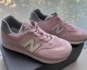 Size US 8.5 New Balance Classics 574 Women's Rose Sugar/Sea Salt Sneakers thumbnail 1