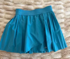 Alo yoga skirt  thumbnail 1