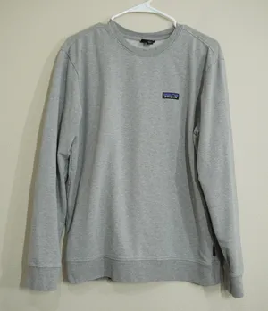 Patagonia Women's Size Medium Logo Organic Cotton Sweatshirt Gray Crewneck thumbnail 1