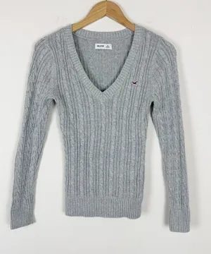 Hollister fitted cable knit V-neck sweater in light gray thumbnail 1