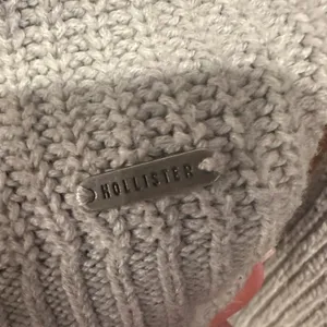 Hollister Crop Sweater Pale Blue Size Small thumbnail 4