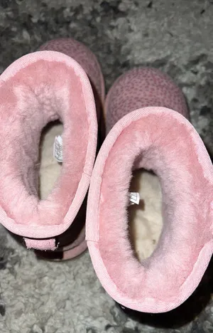 UGG Sz 7 thumbnail 5