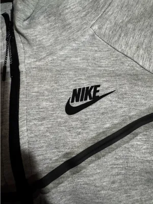 Women’s Nike Tech thumbnail 4