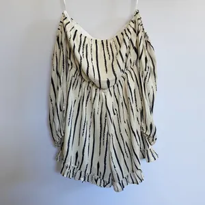 Wild Honey Womens Off Shoulder Romper Cream‎ Black Stripe Balloon Sleeve Medium thumbnail 5