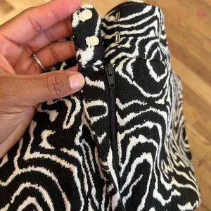 Zara Black White Psychedelic Swirl Jacquard Straight Leg Pants Size Large thumbnail 8