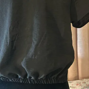 NWT  Size M Black Button Down Crop Top thumbnail 9