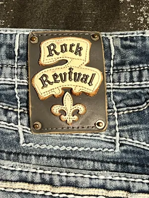 Womens 32" Rock Revival Feeny Straight Distressed Cutoff Denim Capris thumbnail 11