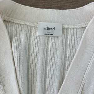 Wilfred aritzia plunge front button knit cardigan sweater thumbnail 5