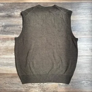 Geoffrey Beene Extra Soft Argyle  V-Neck Sweater Vest. thumbnail 6