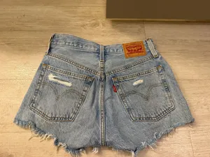 Levi shorts in great condition size 24 thumbnail 2