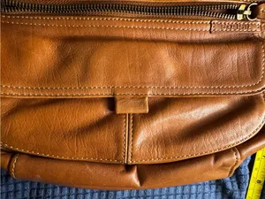 Vintage Fossil shoulder bag features a rich, warm tan leather thumbnail 4
