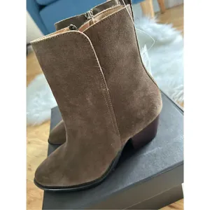 Banana republic booties western like Olive/brown color size 6 real suede thumbnail 4