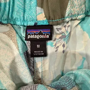 Patagonia Barley Baggies Print Shorts Womens Medium Blue Hibiscus FieldTurquoise thumbnail 5