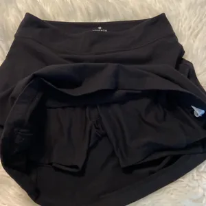 Athlete Skorts size A excellent condition 18” long with zipper pocket on the sid thumbnail 2