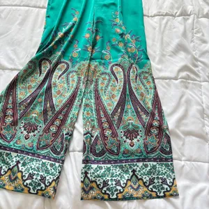 Rachel Zoe Womens XS Green Paisley Floral Satin‎ Wide Leg Boho Relaxed Pants thumbnail 2