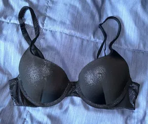 Victoria's Secret Push-Up Bra thumbnail 1
