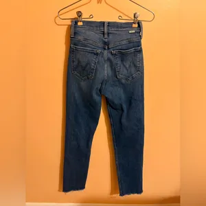 Mother Tomcat Ankle Fray Jeans in Let’s Just Be Friends thumbnail 7