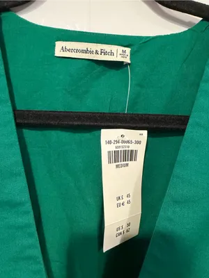 Abercrombie & Fitch Emerald Green Ruched V-Neck Crop Top Medium NWT 140-294-0065 thumbnail 2
