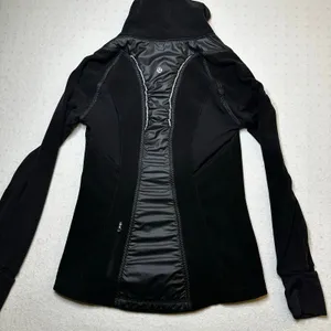 Lululemon Women’s Run Gust Buster Jacket Black Full Zip Athletic thumbnail 3