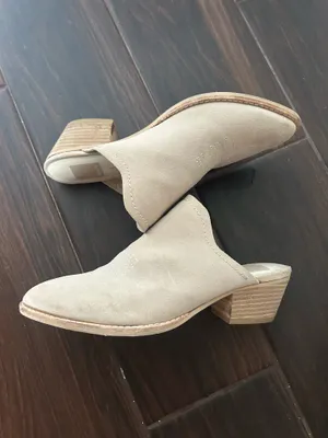 DV by Dolce Vita Shiloh Mules Western Stiching Low Stacked Heel Beige Suede Size 6.5 thumbnail 5