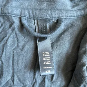 Skims blue button front shirt sleeve pajama top thumbnail 4