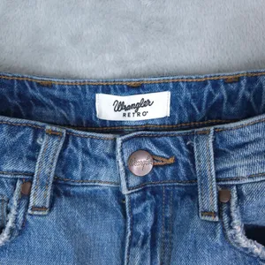 Wrangler Retro High Rise Cut Off Shorts Womens 26 Blue Distressed Raw Hem Frayed thumbnail 5