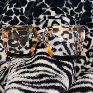 Stylish Tan Black ombré fashion glasses thumbnail 2