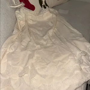 NWT Reformation cream Cleodora Dress size 12! thumbnail 5