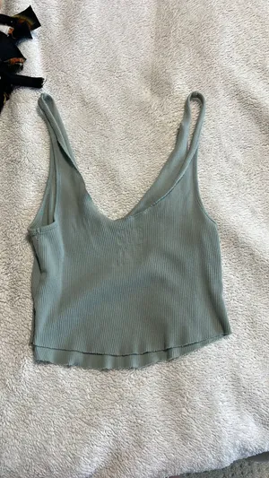 BDG Green Cropped Tank thumbnail 2