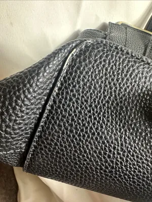 Kenneth Cole Reaction Black Pebbled Leather Tassel Satchel Handbag thumbnail 8