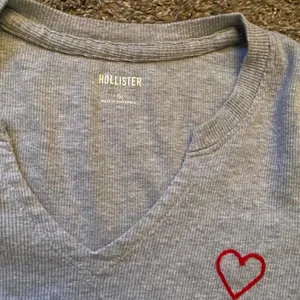 Hollister Fitted Tee thumbnail 2