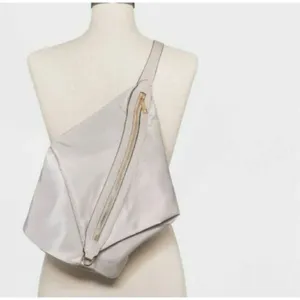 ✨A New Day Convertible Sling Handbag✨ thumbnail 2