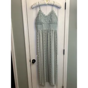 No Boundaries Juniors L (11-13) Green Geometric Lace V-Neck Strappy Maxi Dress thumbnail 2