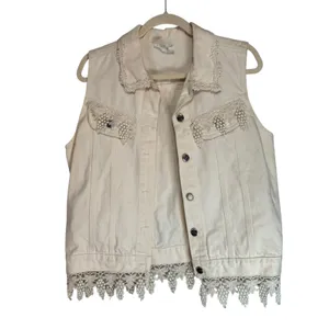 Glitter‎ & Gold Houston Cream Denim Vest Crochet Lace Grape Trim Womens Medium thumbnail 2