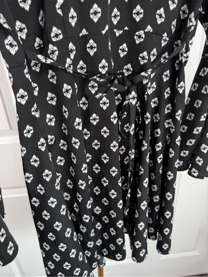 Abercrombie & Fitch XS Black Geometric Print Bell Sleeve Mini Dress thumbnail 12