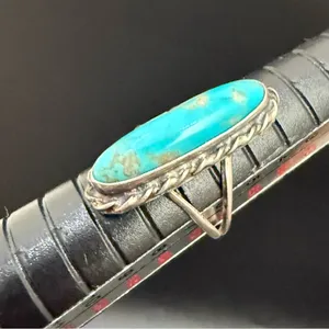 Vintage Unsigned Handcrafted Sterling Silver Oval Turquoise Ring Size 4 4g. thumbnail 2