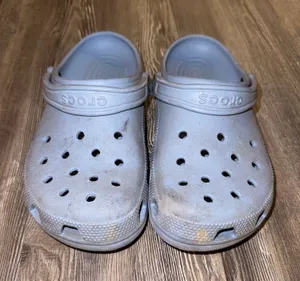 Periwinkle crocs thumbnail 1