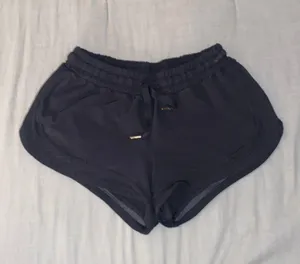 Lululemon Black Hotty Hot 2.5” Shorts thumbnail 1