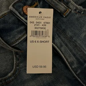 American Eagle Outfitters Women's Dark Blue Distressed Jeans thumbnail 10
