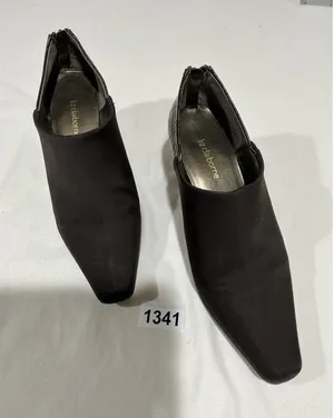 Woman’s Liz Claiborne Lawrence 8.5 Brown Zip Back Heel Ankle Bootie thumbnail 1