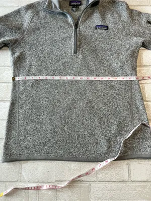 Patagonia Woman’s Gray Quarter-Zip Fleece Pullover Outdoor Size Medium thumbnail 6