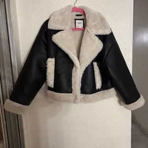 Abercrombie & Fitch Cropped Vegan Leather Sherpa Jacket size M oversized fit thumbnail 3