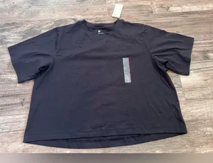 All In Motion T Shirt Women’s XXL Short Sleeve Boxy Fit Cropped length NWT #111 thumbnail 3