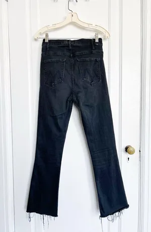 MOTHER • The Hustler Ankle Fray jeans washed black Not Guilty bootcut flare crop thumbnail 14