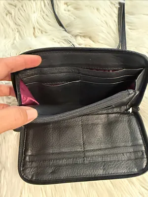 Brighton Black Croc-Embossed Crossbody /Wallet excellent condition see photos thumbnail 7
