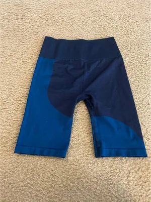 D29 gym shorts blue size small tight high waist slimming thumbnail 2