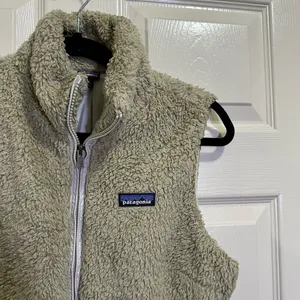 Women’s Patagonia Los Gatos Fleece Vest Cream Tan Size Small thumbnail 2