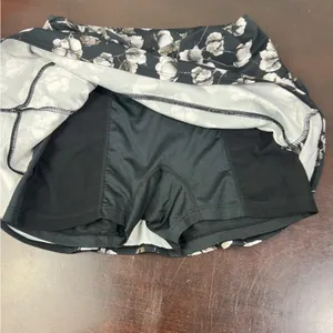 Tail Activewear Floral Ruffle Tennis Skort Black White XS thumbnail 5